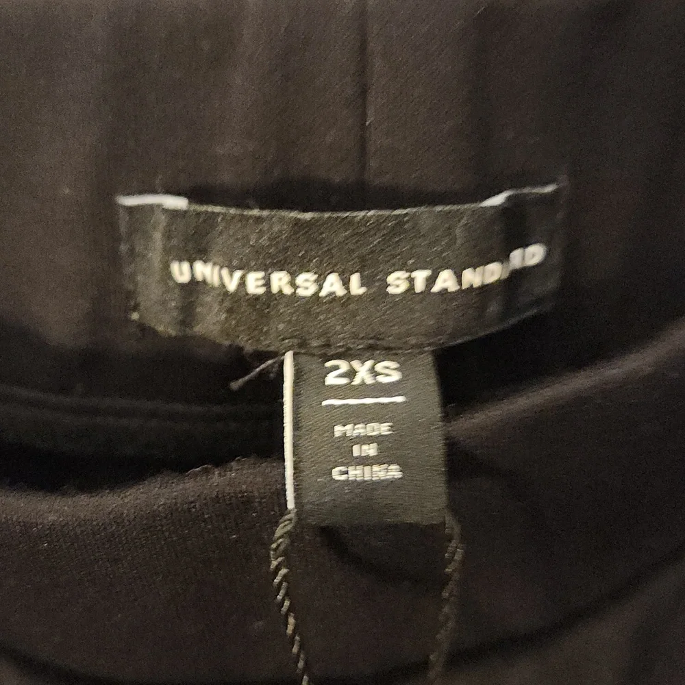 UNIVERSAL STANDARD Minimalist Moro Pocket Signature Ponte Pants Black, Size 6-8 - Picture 3 of 12